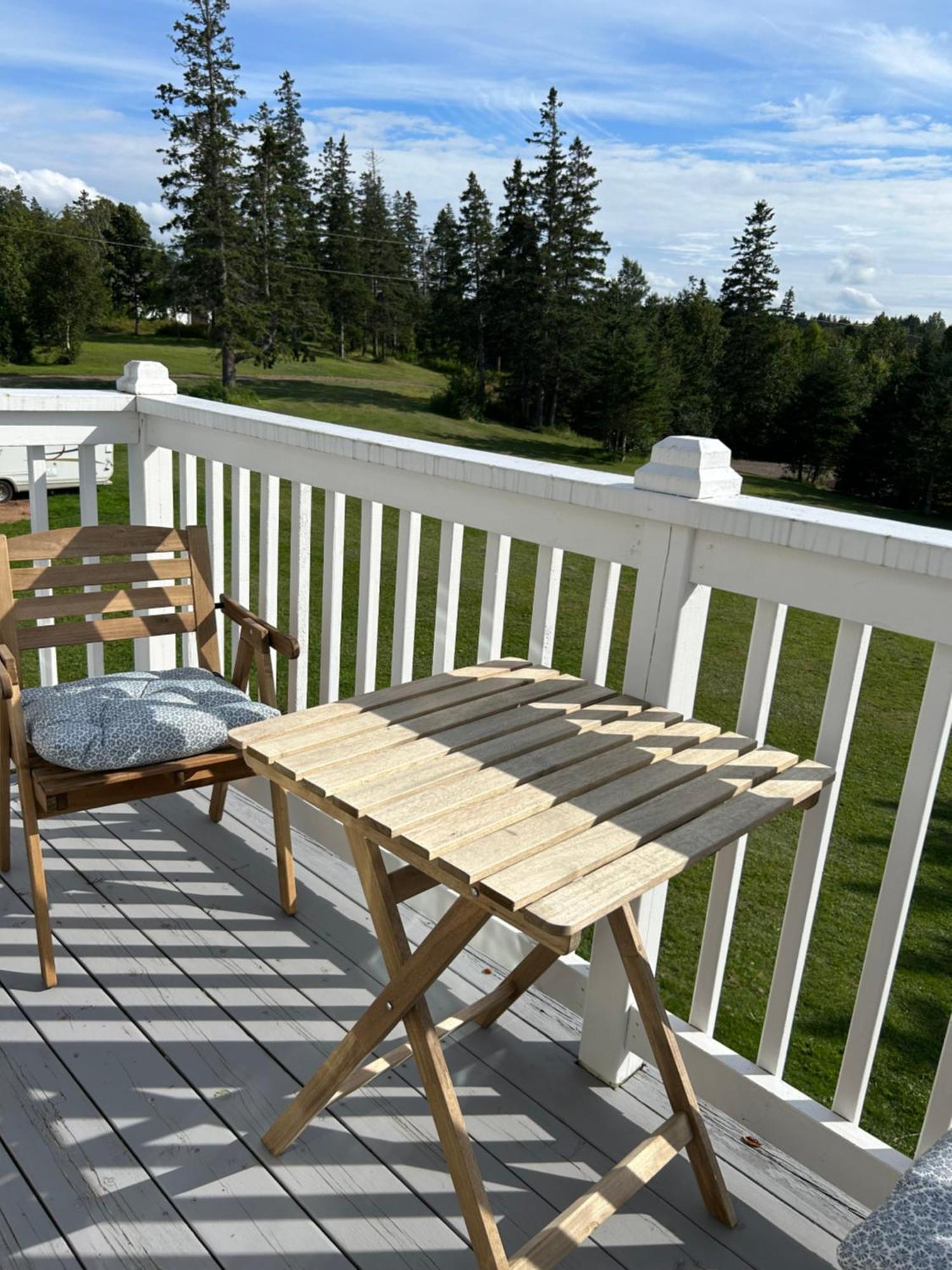 Tides Inn Guest Suites Halls Harbour Exterior photo