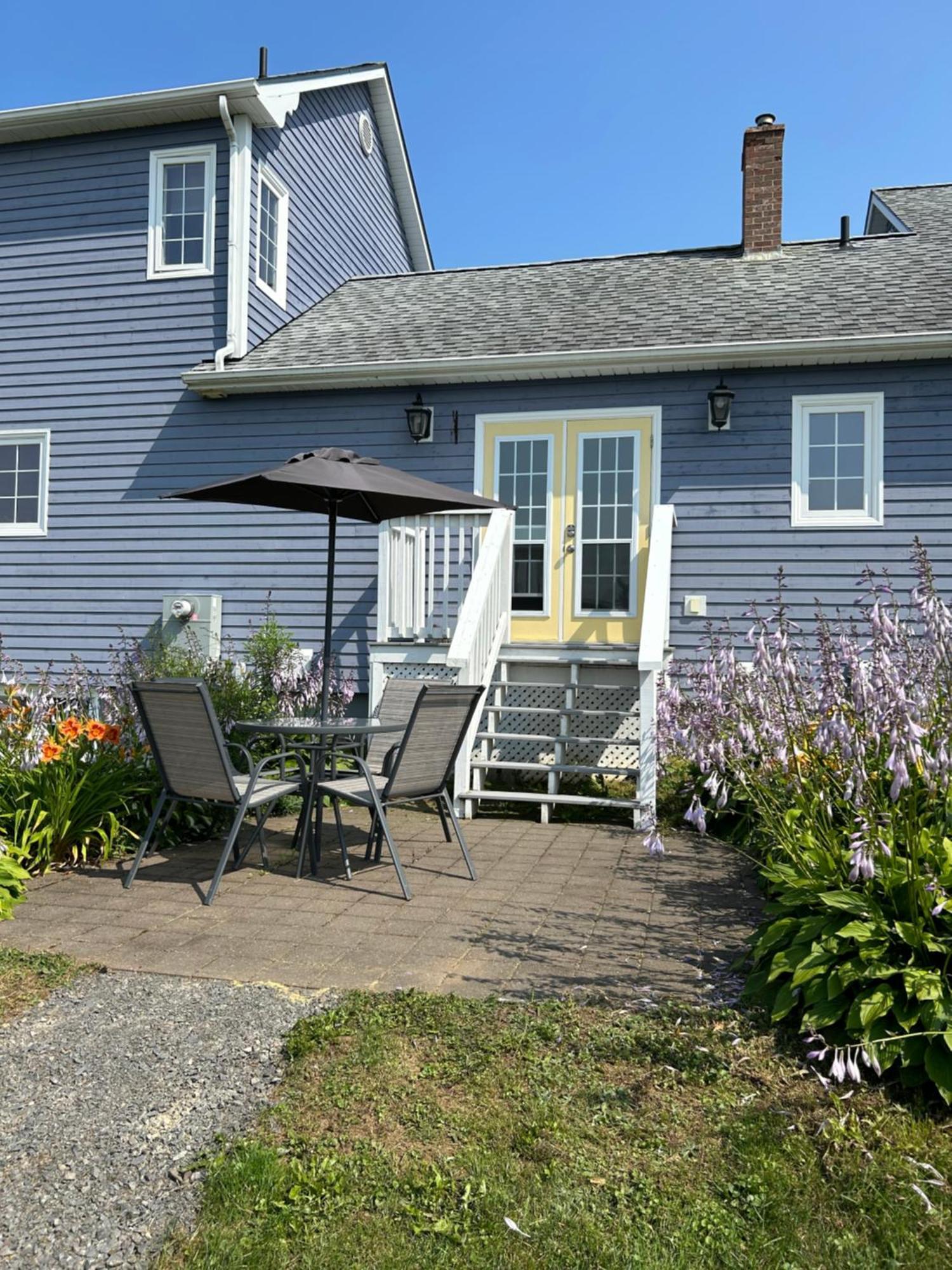 Tides Inn Guest Suites Halls Harbour Exterior photo